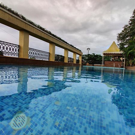 Misty Meadows, Lonavala Hotell Exteriör bild