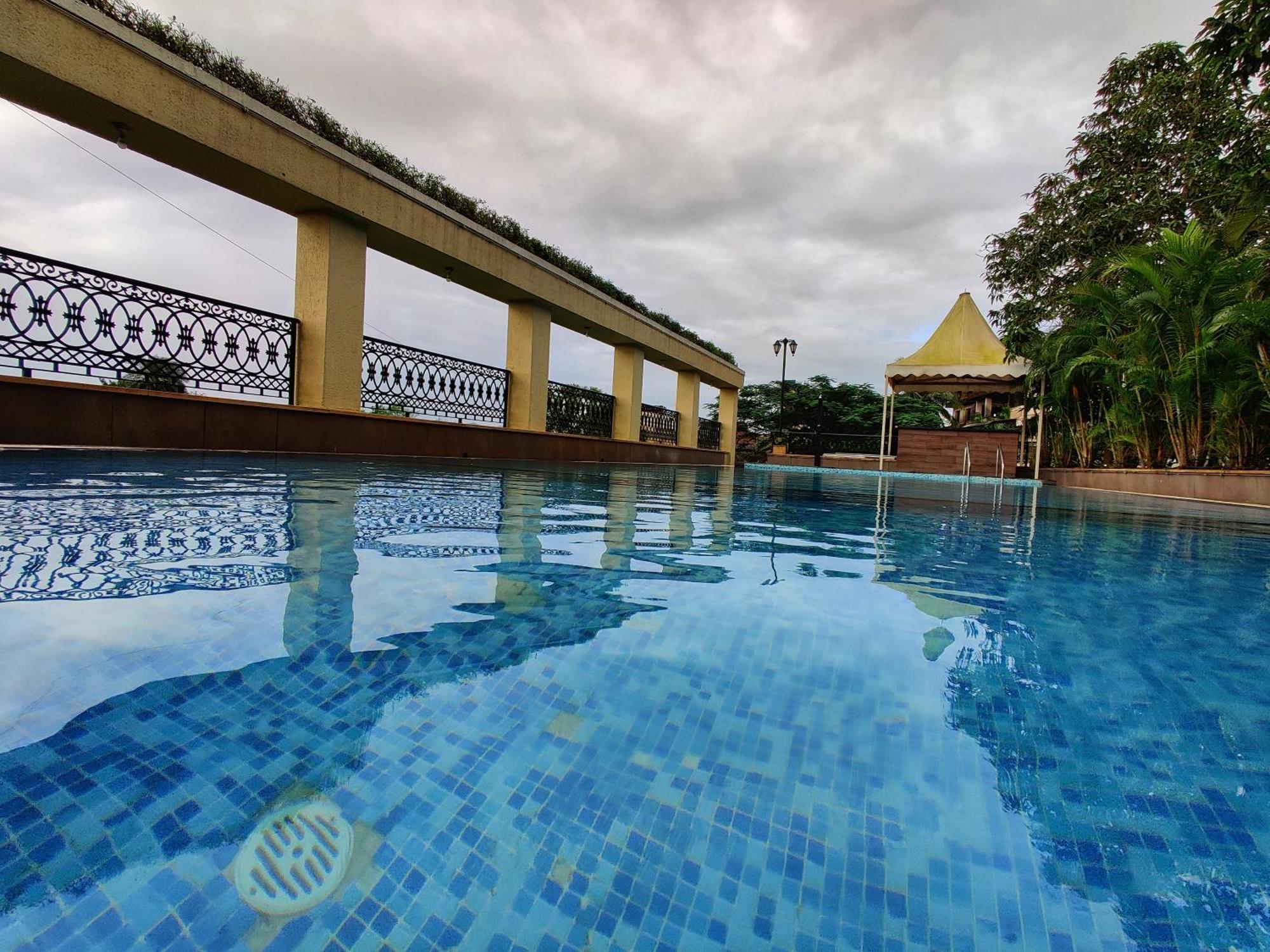 Misty Meadows, Lonavala Hotell Exteriör bild