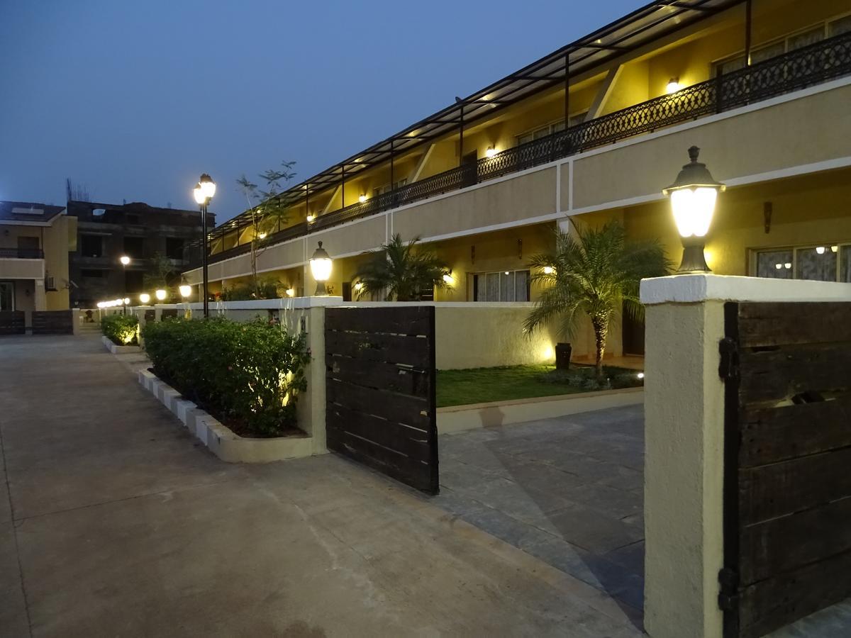 Misty Meadows, Lonavala Hotell Exteriör bild