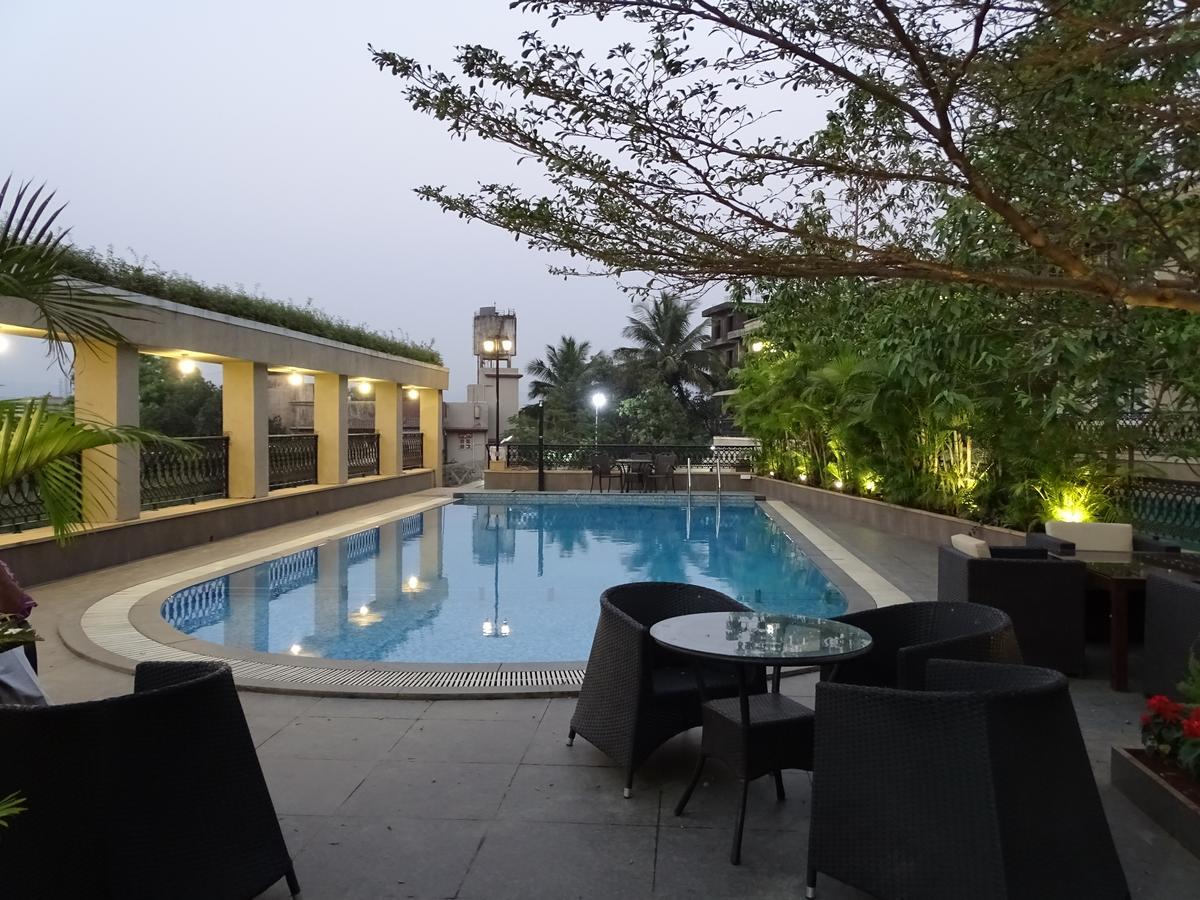 Misty Meadows, Lonavala Hotell Exteriör bild